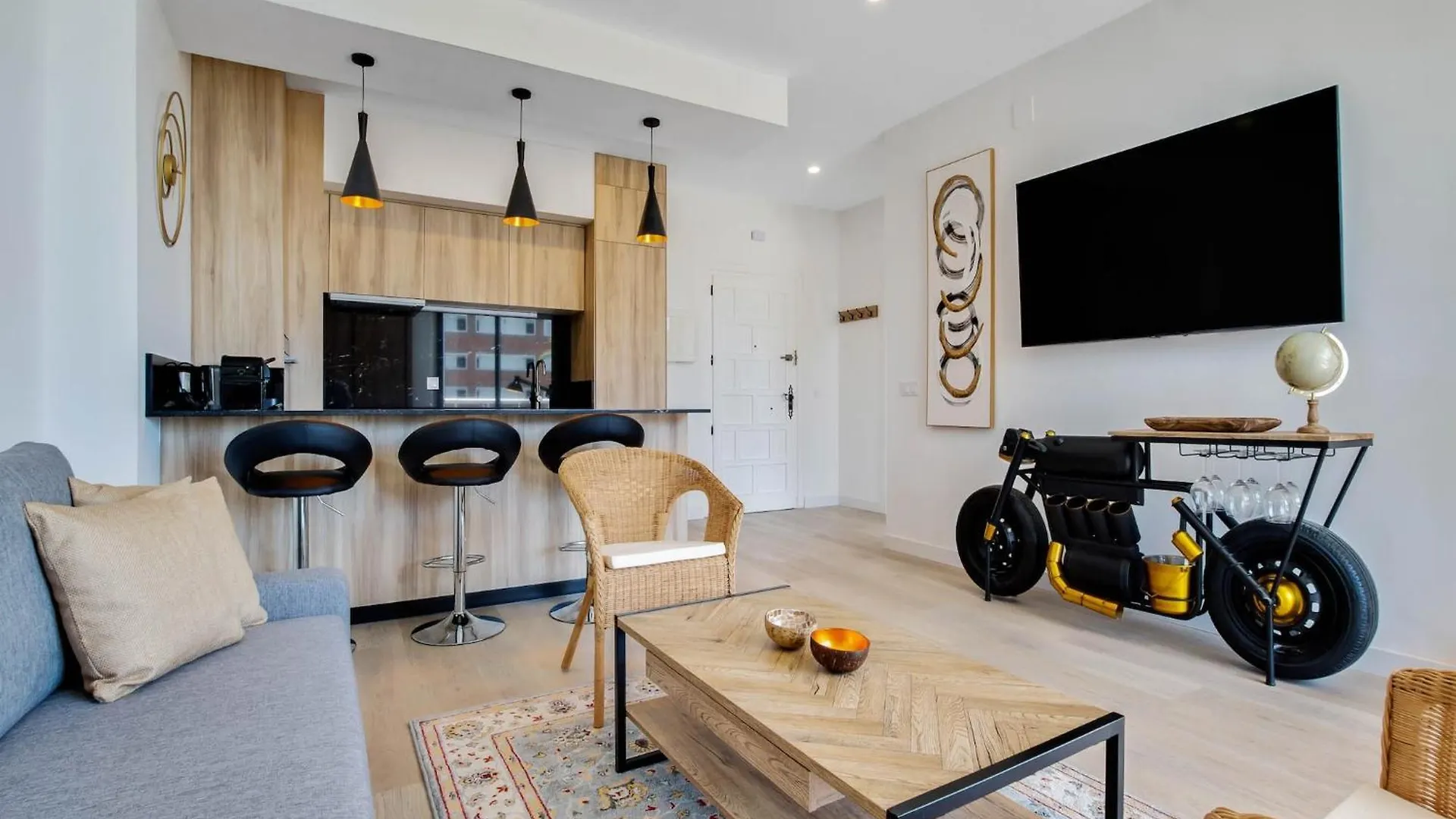 Apartment In Torremolinos Near Beach